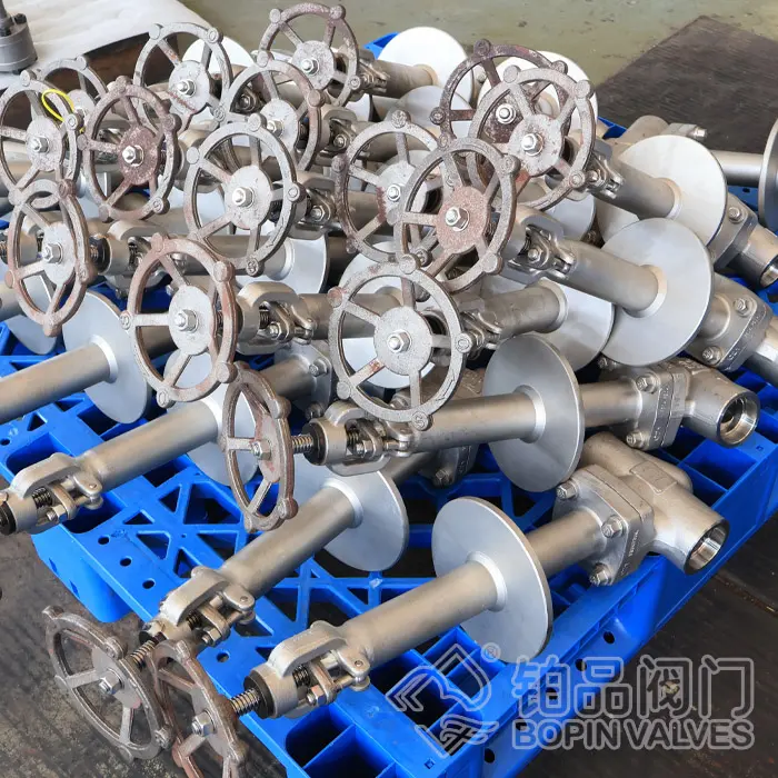 API 602 SW end Forged Stainless Steel F304 Extended Stem Cryogenic Globe Valve with Drip Tray.jpg