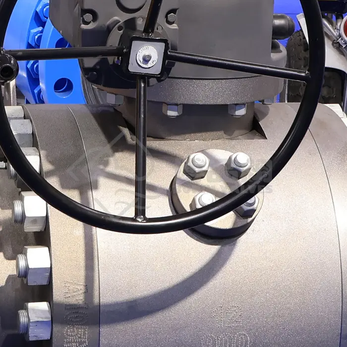API 6D SIDE ENTRY FLANGED GEAR OPERATED FORGED STEEL BALL VALVE
