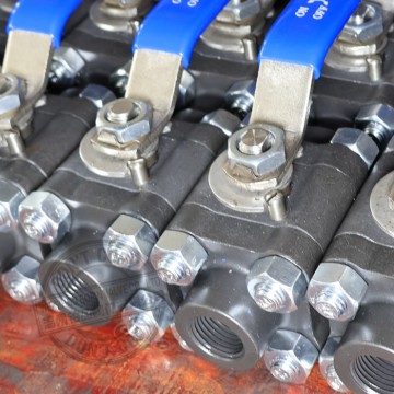 API 608 3PC Threaded End Split Body Forged Steel Ball Valve