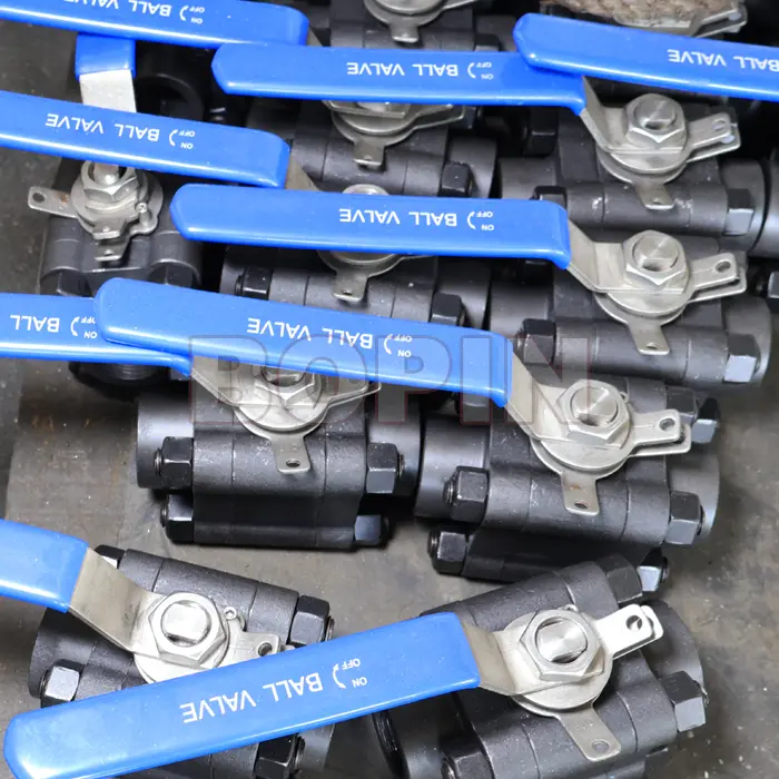 API THREADED FORGED STEEL BALL VALVE.jpg